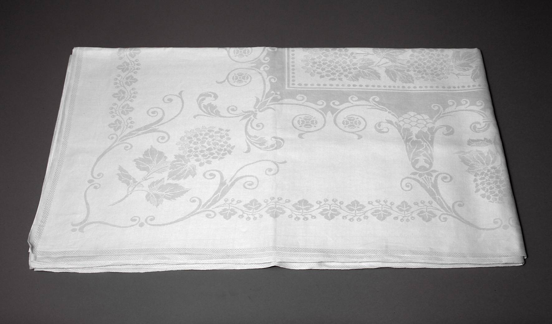 Großes Tafeltuch Historismus