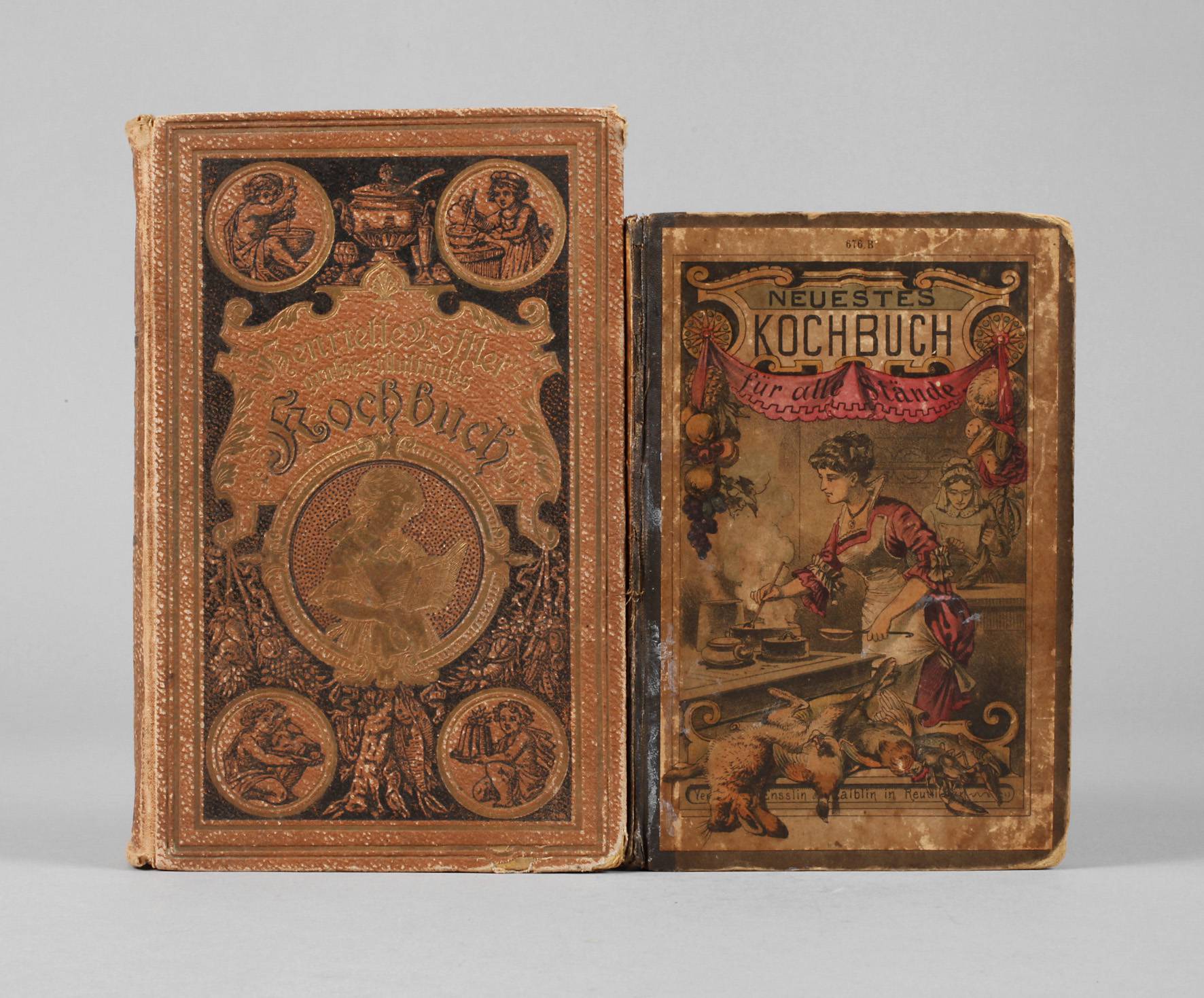 Zwei Kochbücher um 1890