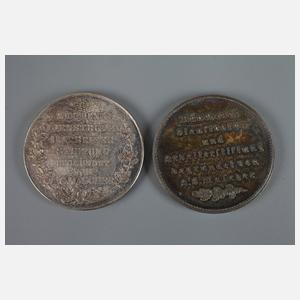 Paar Medaillen Dienstboten und Arbeiterstiftung