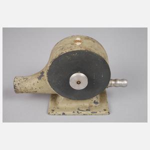 Kleine Pelton-Turbine mit Transmissionsaufnahme