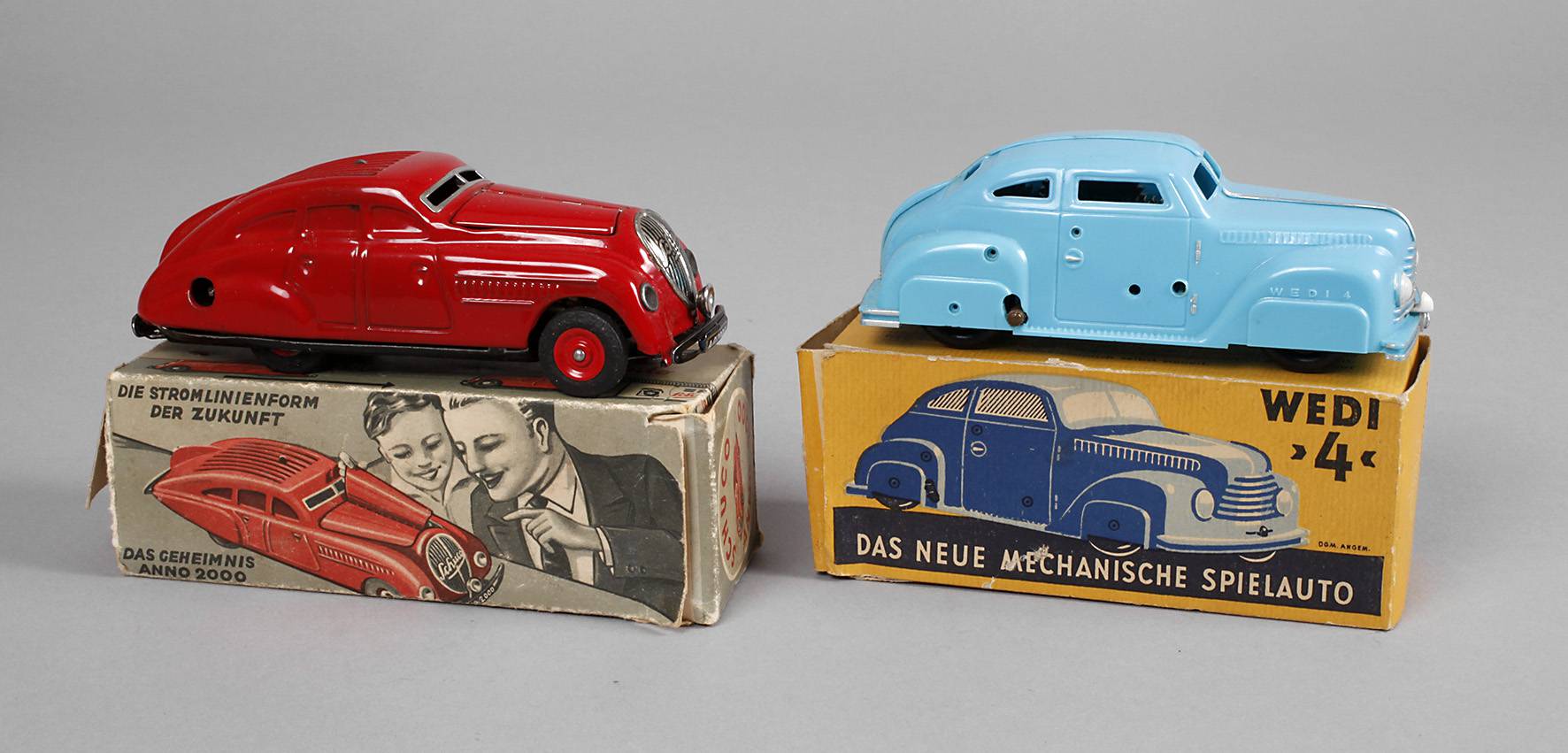 Zwei Spielzeugautos