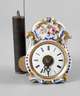 Miniatur-Porzellanschilderuhr mit Wecker