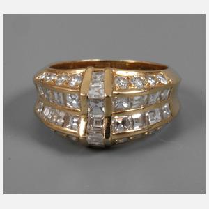 Damenring mit Diamantbesatz
