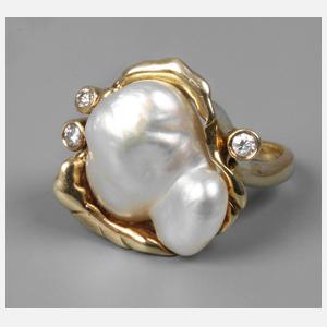 Damenring mit Barockperle und Brillanten