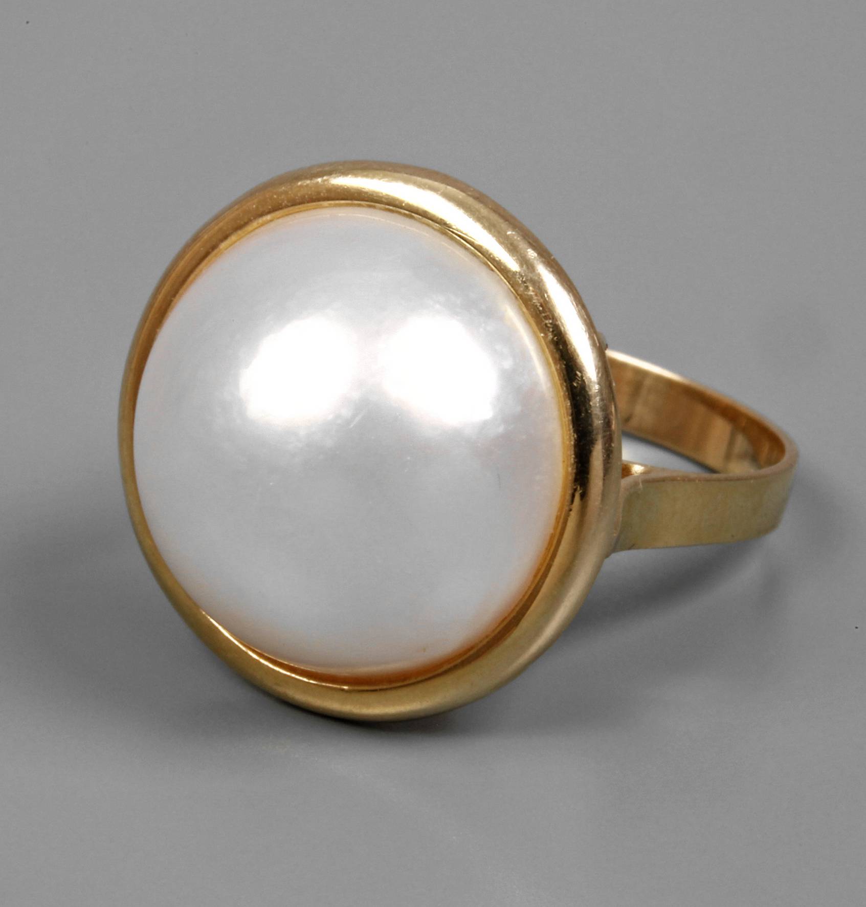 Ring mit Mabéperle
