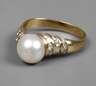 Damenring mit Brillanten und Perle