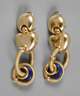 Ein Paar Ohrhänger