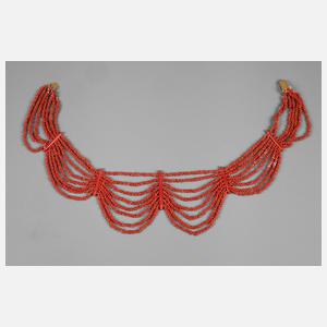 Aufwendiges Korallencollier