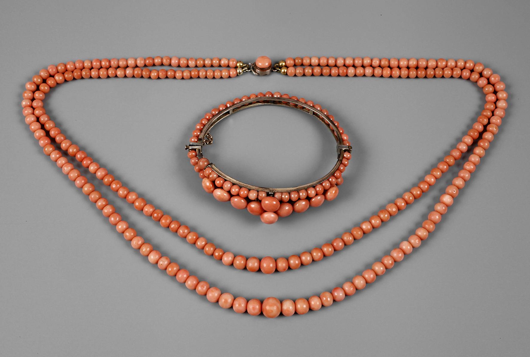 Schmuckset mit Engelshautkoralle