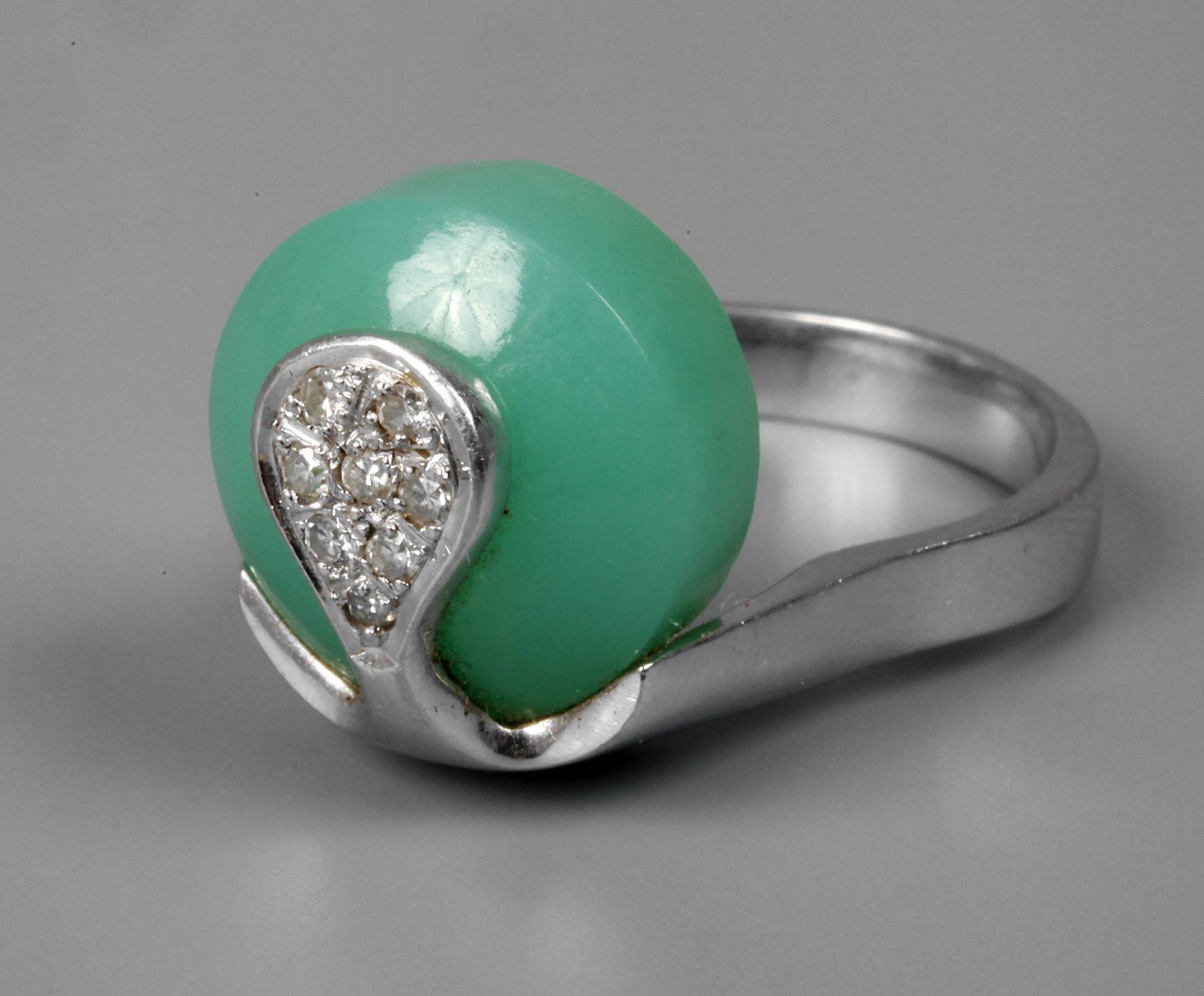 Damenring mit Chrysopras und Diamanten