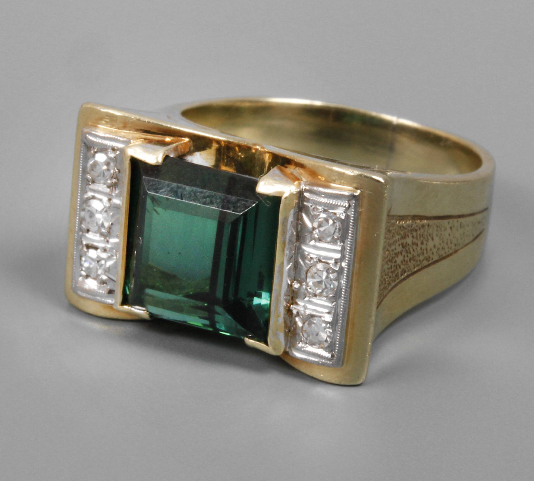 Damenring mit Turmalin und Diamanten