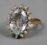 Damenring mit Blautopas und Diamanten