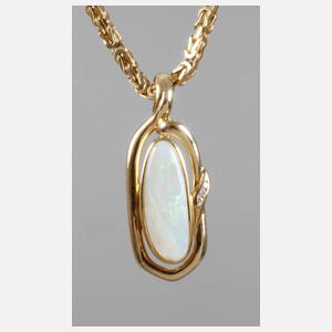 Edelopalanhänger an massiver Königskette