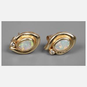 Paar Ohrstecker mit Edelopalen und Brillanten