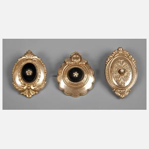 Drei Biedermeierbroschen