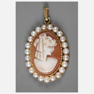 Anhänger mit Kamee und Perlen