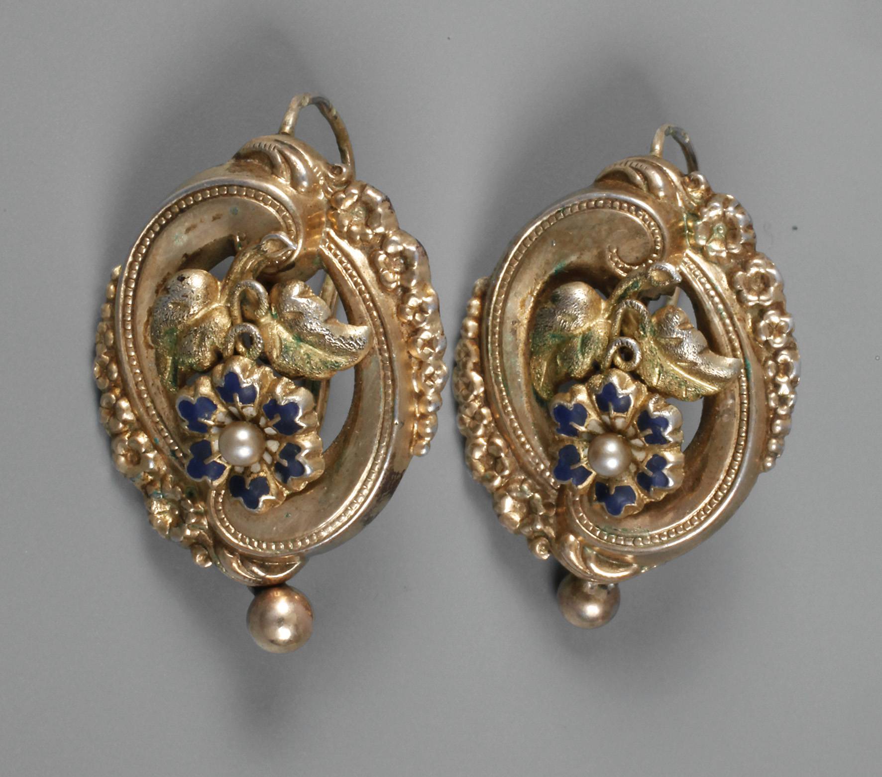 Ein Paar Ohrringe Historismus