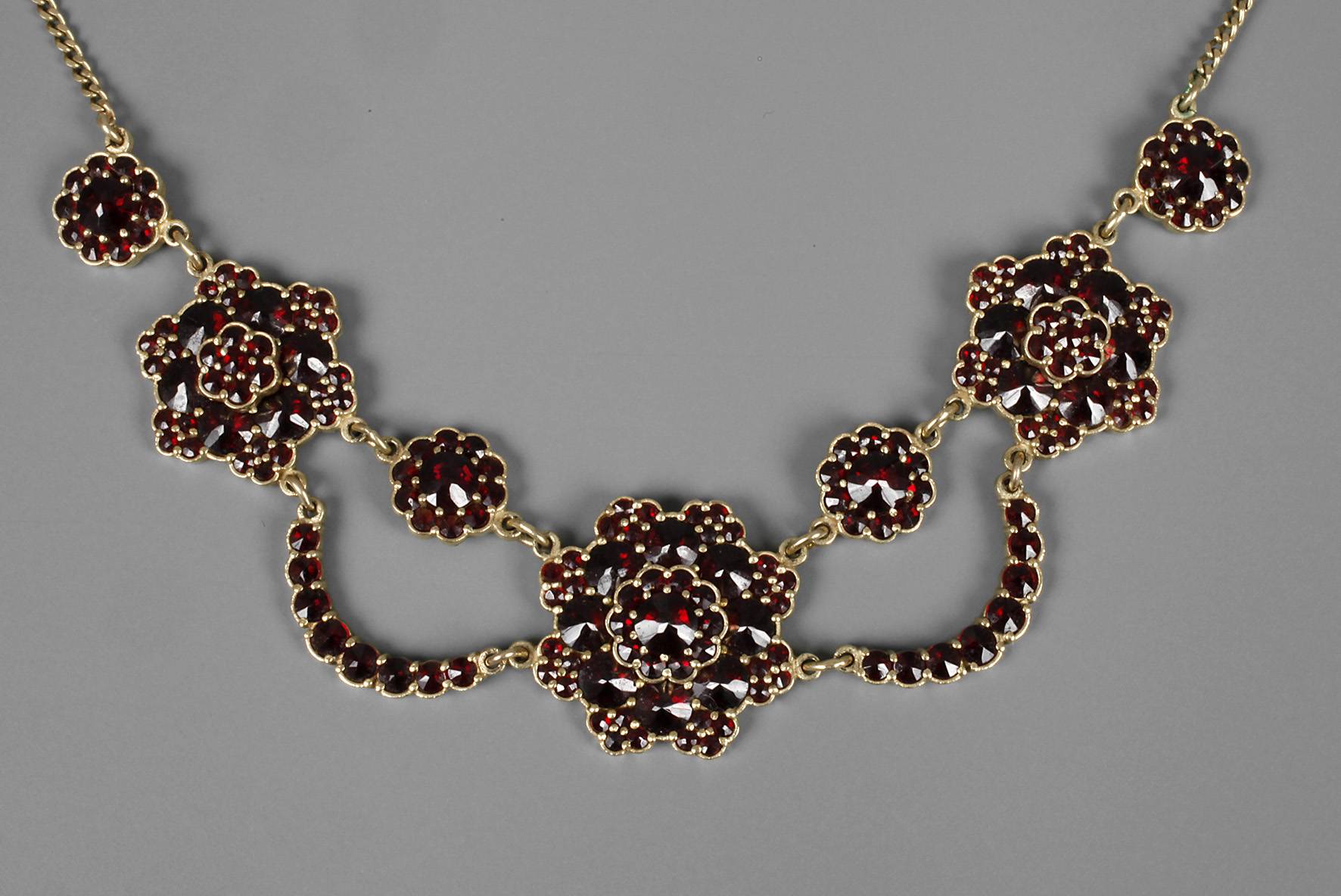 Granatcollier