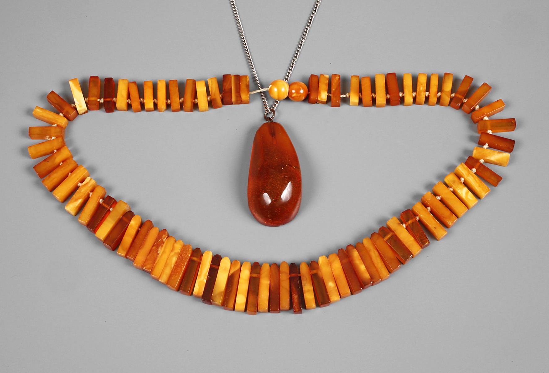 Zwei Ketten Bernstein