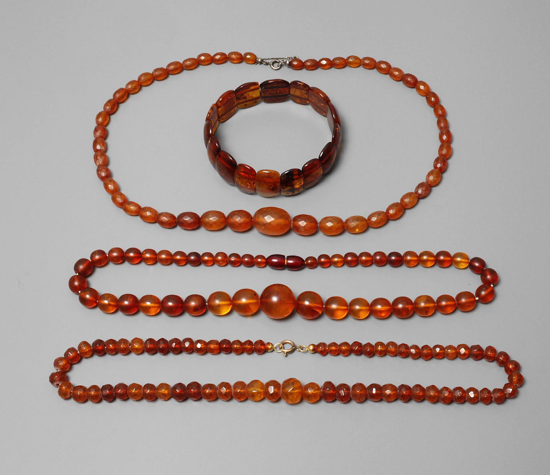 Konvolut Bernsteinschmuck