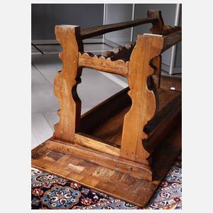 Großer barocker Esstisch