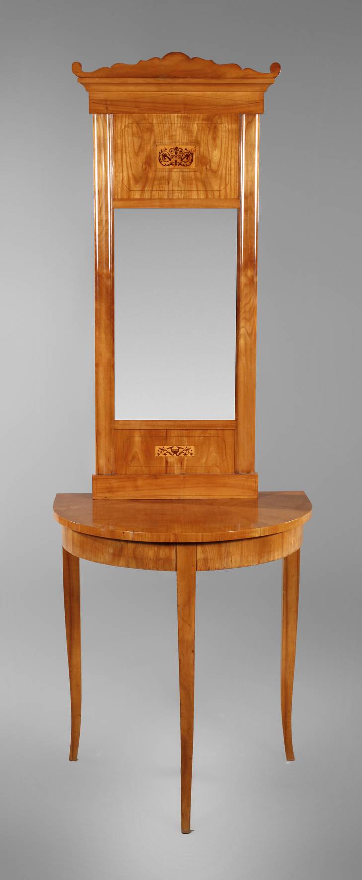 Biedermeierspiegel und -konsole