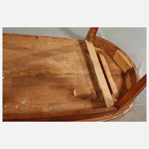 Großer Biedermeiertisch