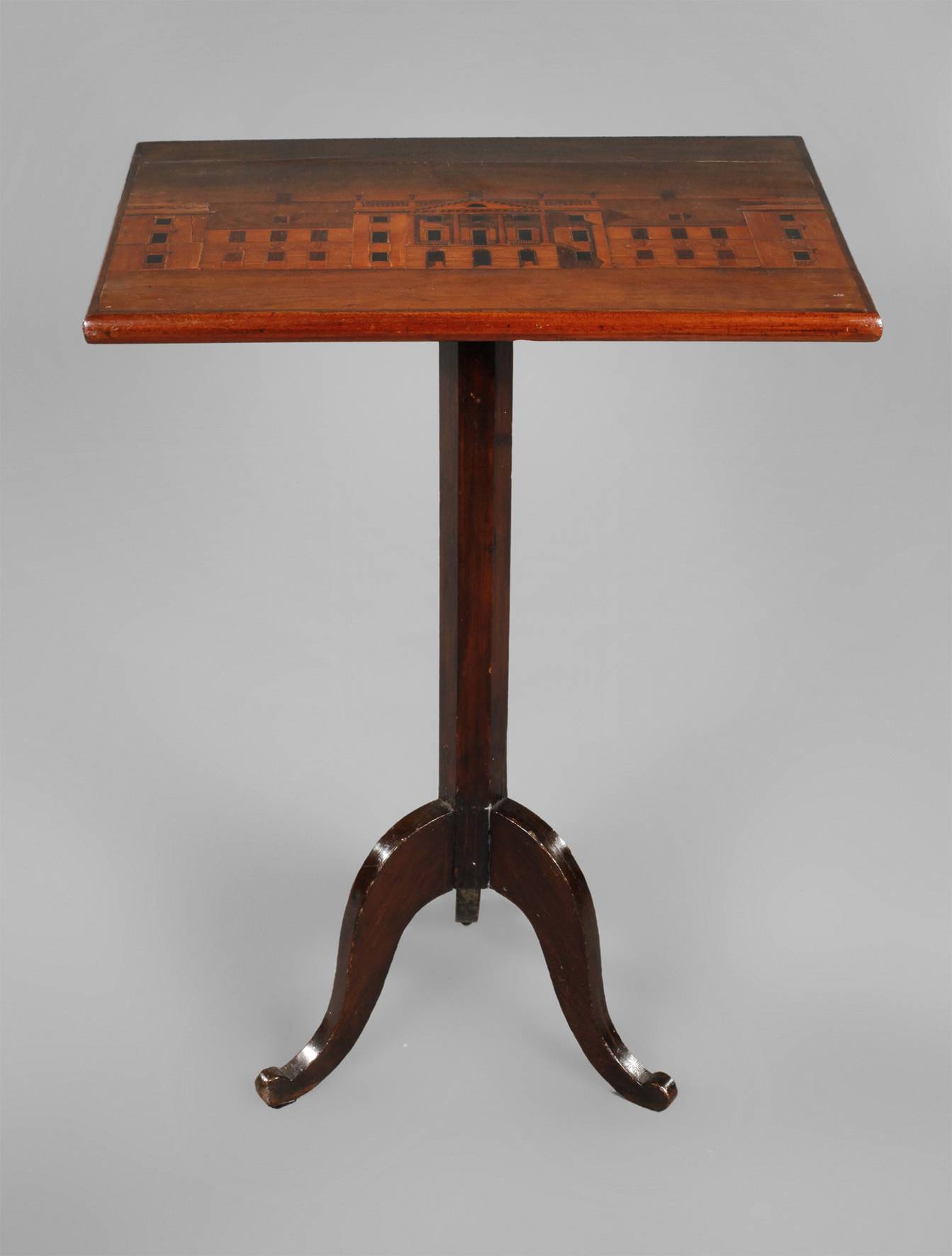 Tisch mit Marketerie