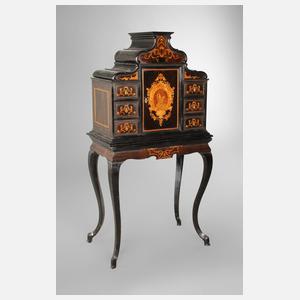 Kleiner Kabinettschrank