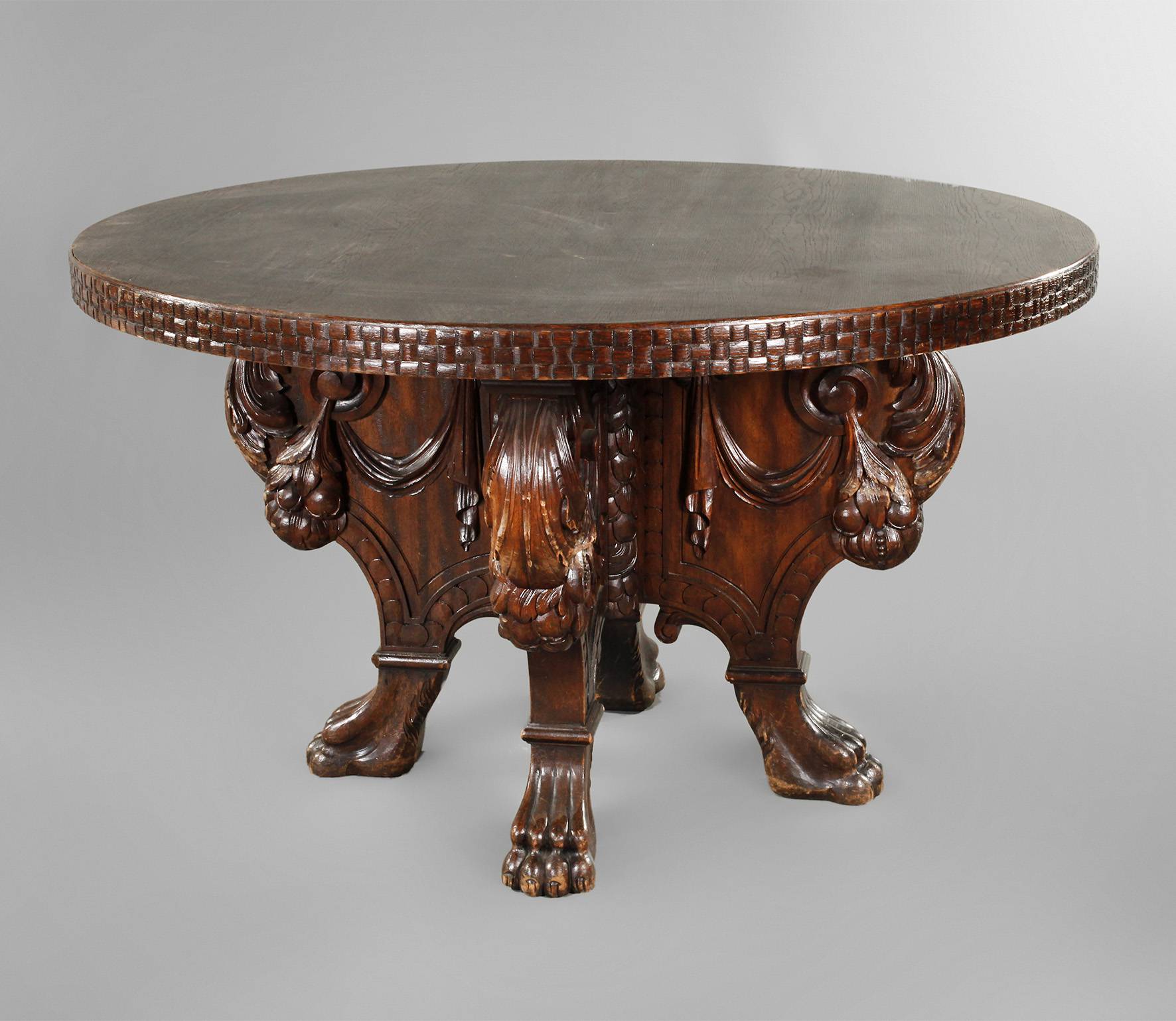 Tisch Neorenaissance