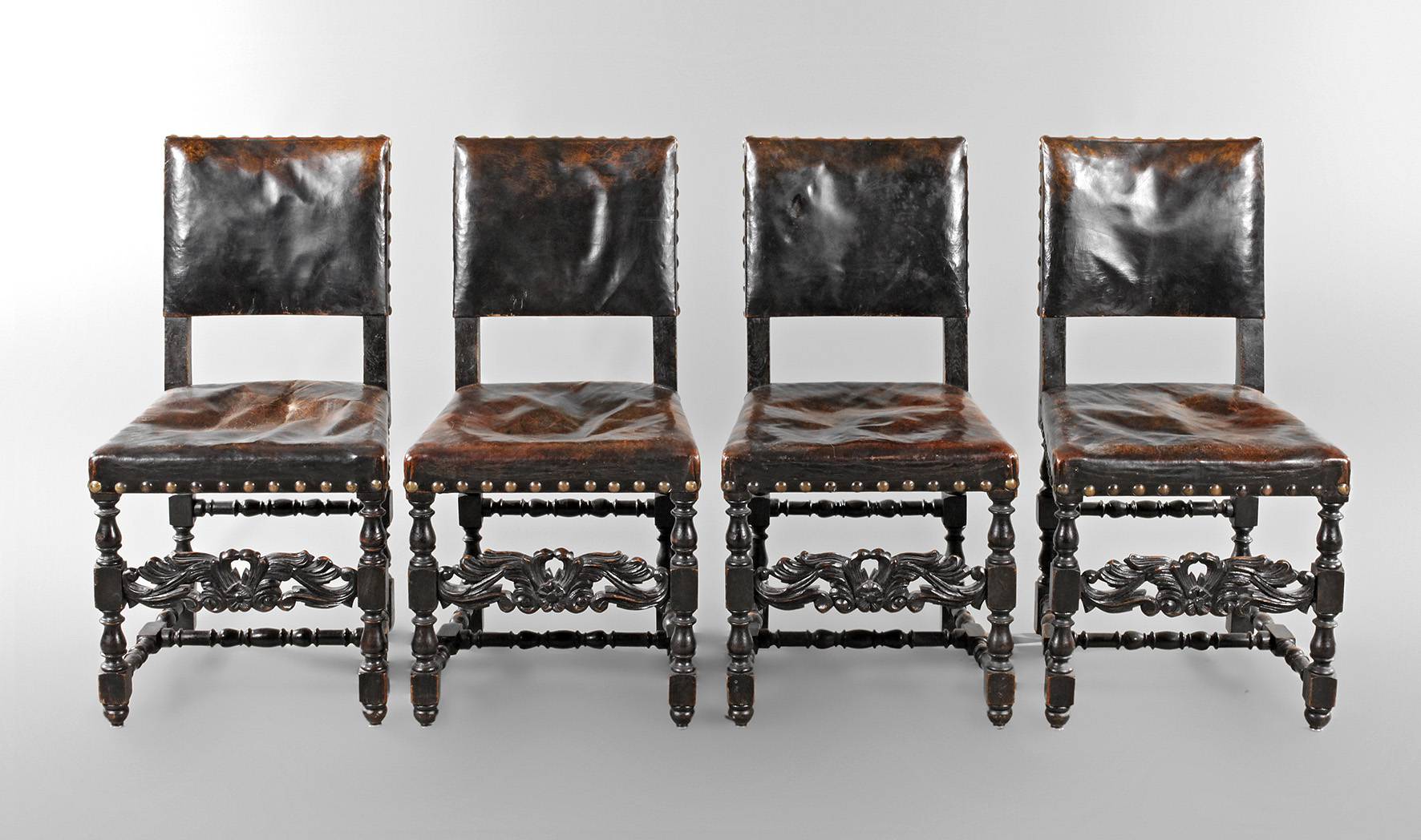 Vier Stühle Neobarock