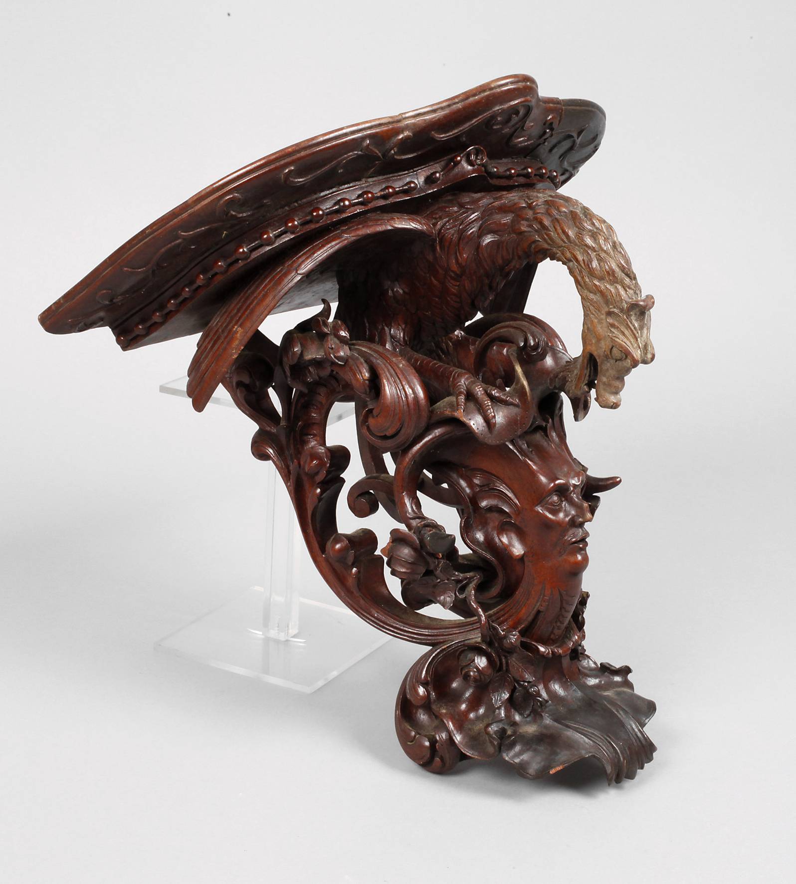 Geschnitzte Wandkonsole