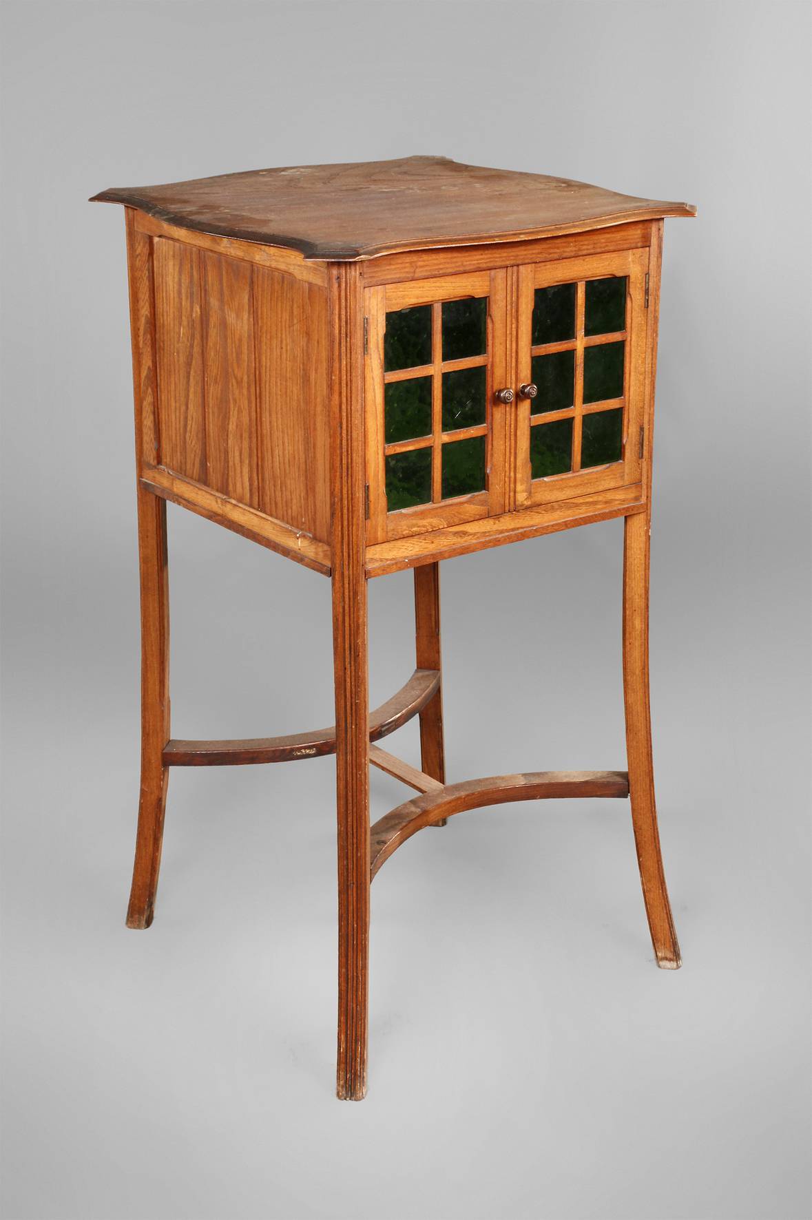 Jugendstil-Säulenschränkchen