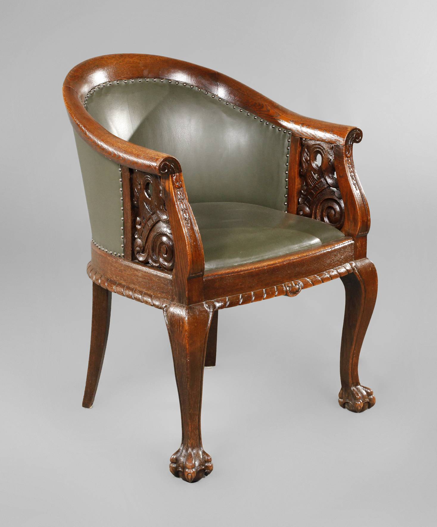 Schwerer Armlehnsessel