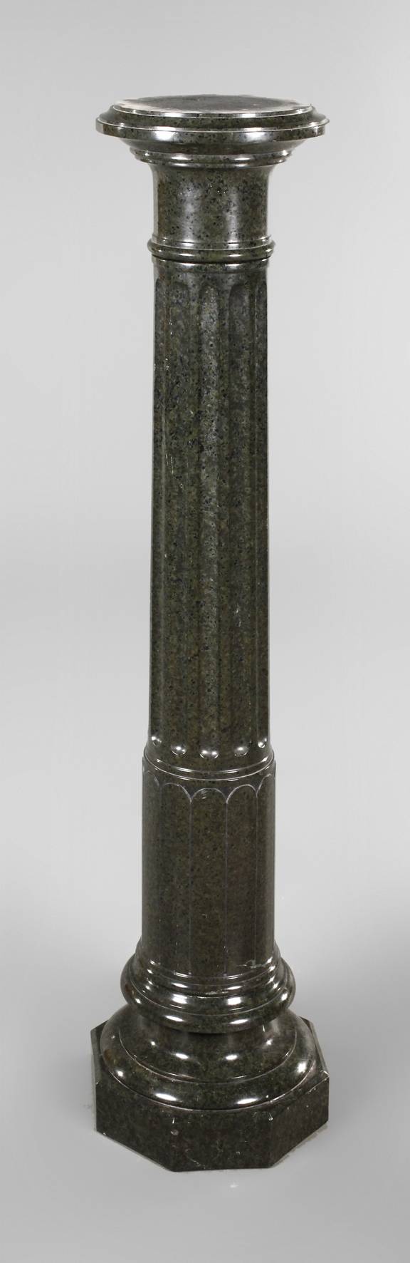 Große Säule Serpentin