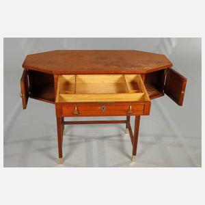 Kleine Jugendstil-Poudreuse