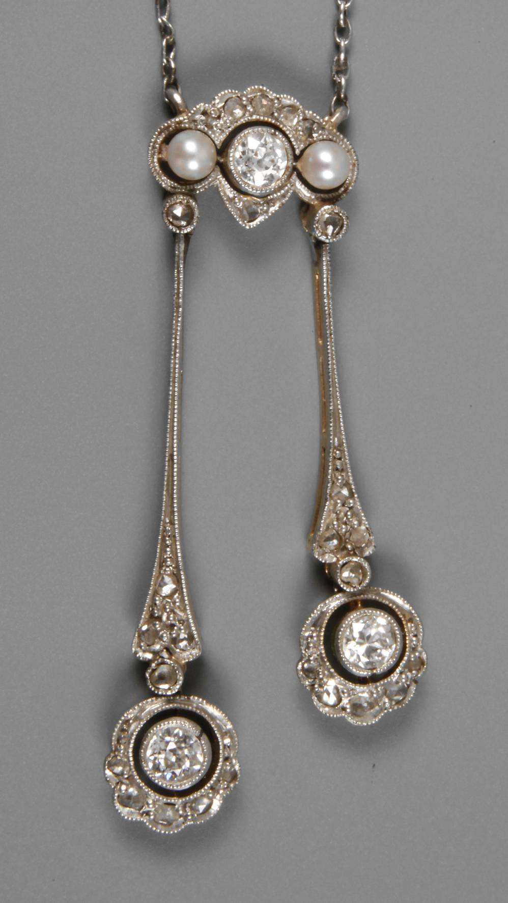 Elegantes Jugendstilcollier