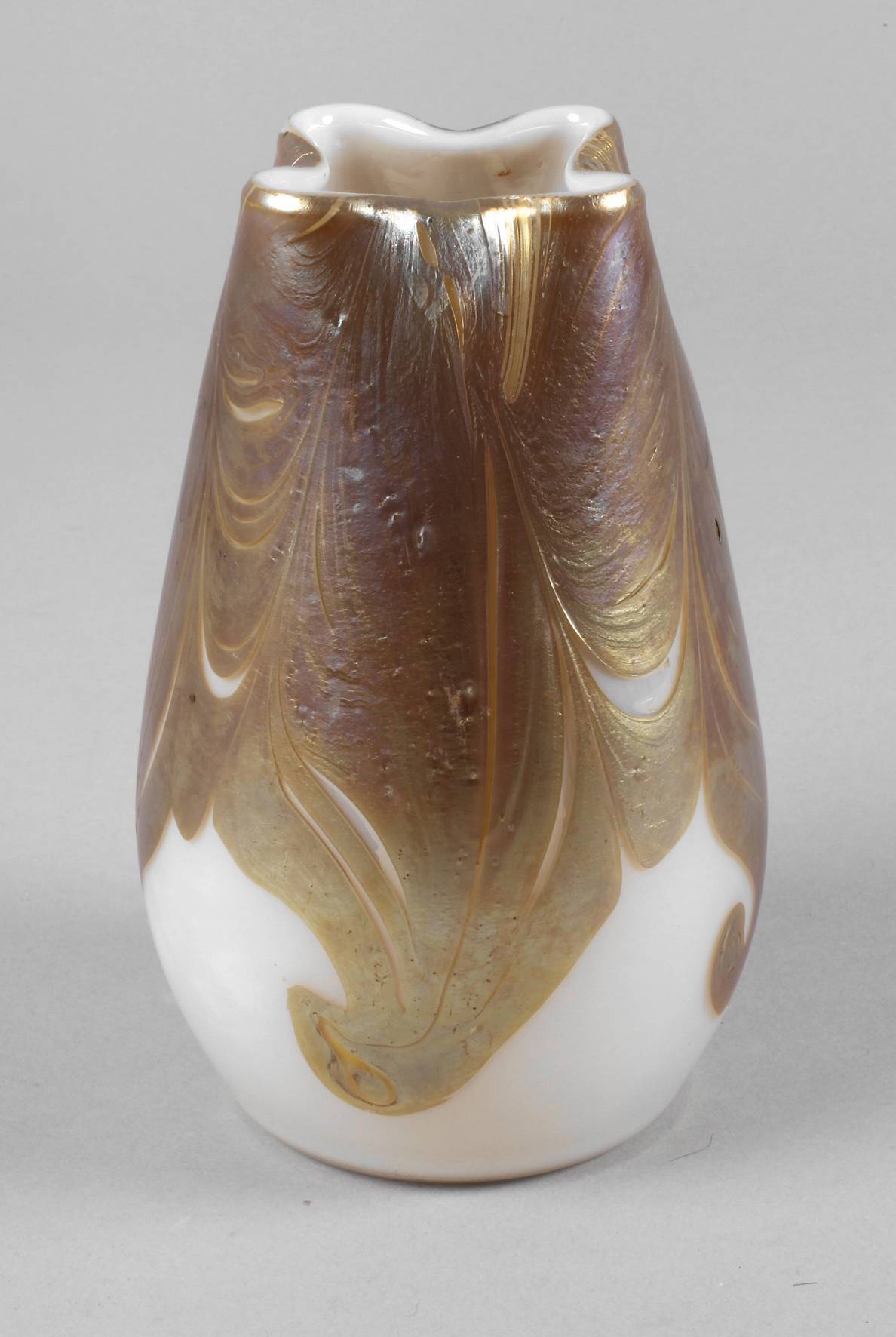 Milchglasvase Jugendstil