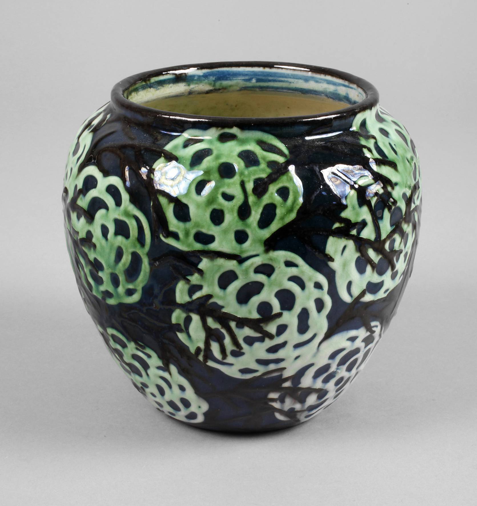 Max Laeuger Vase Schlickerdekor