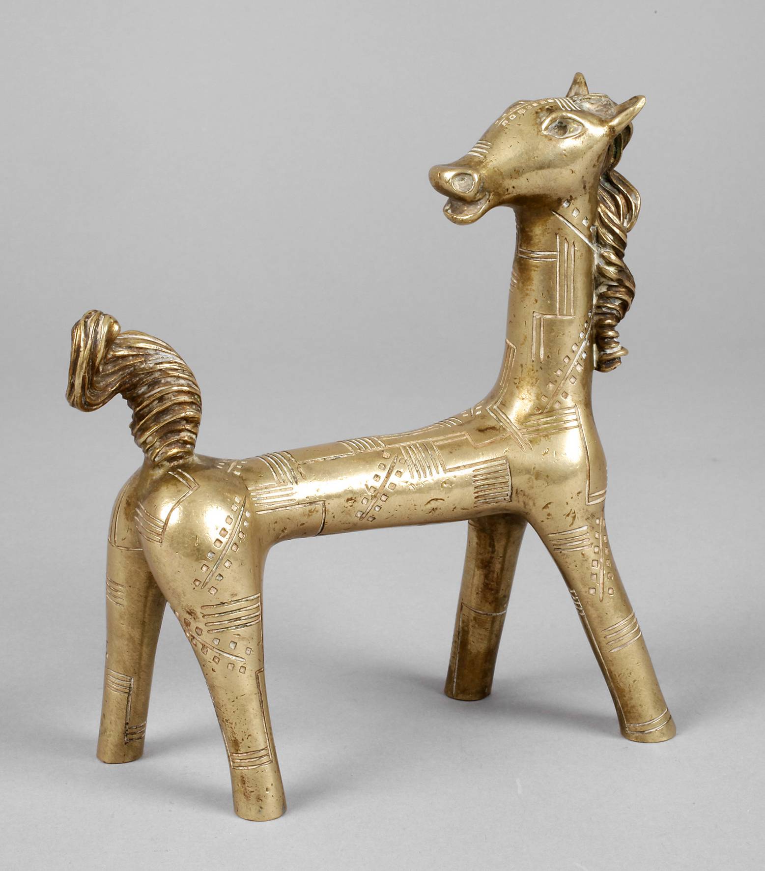 Expressives Bronzepferd