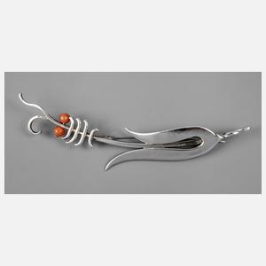 Brosche mit Korallen