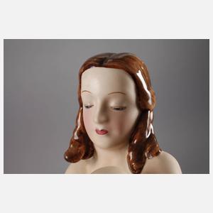 Goldscheider Wien ”Sandalenbinderin”