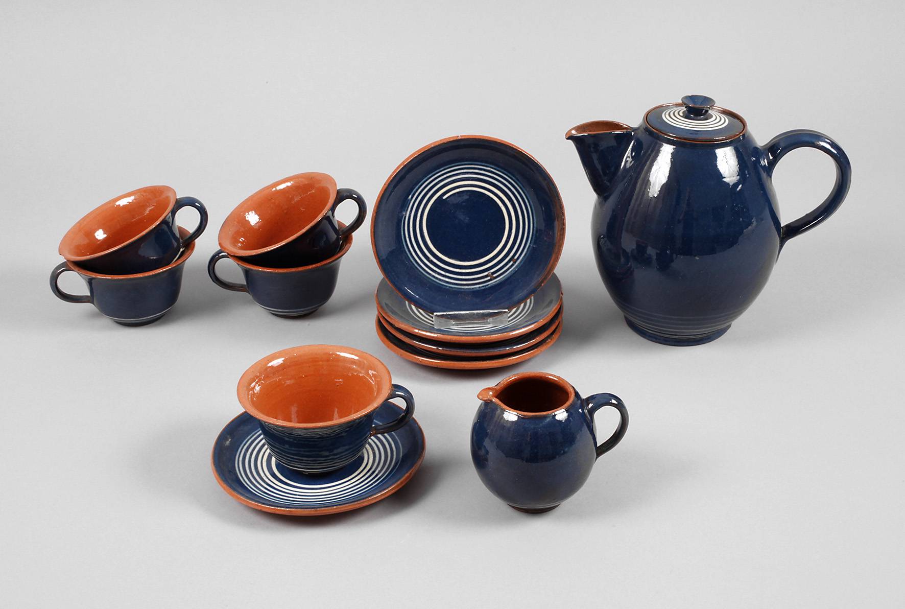 Teeservice im Bauhausstil