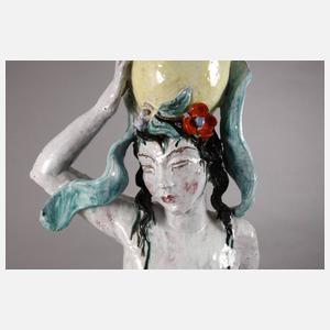 Herta Bucher, Wasserträgerin