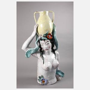 Herta Bucher, Wasserträgerin