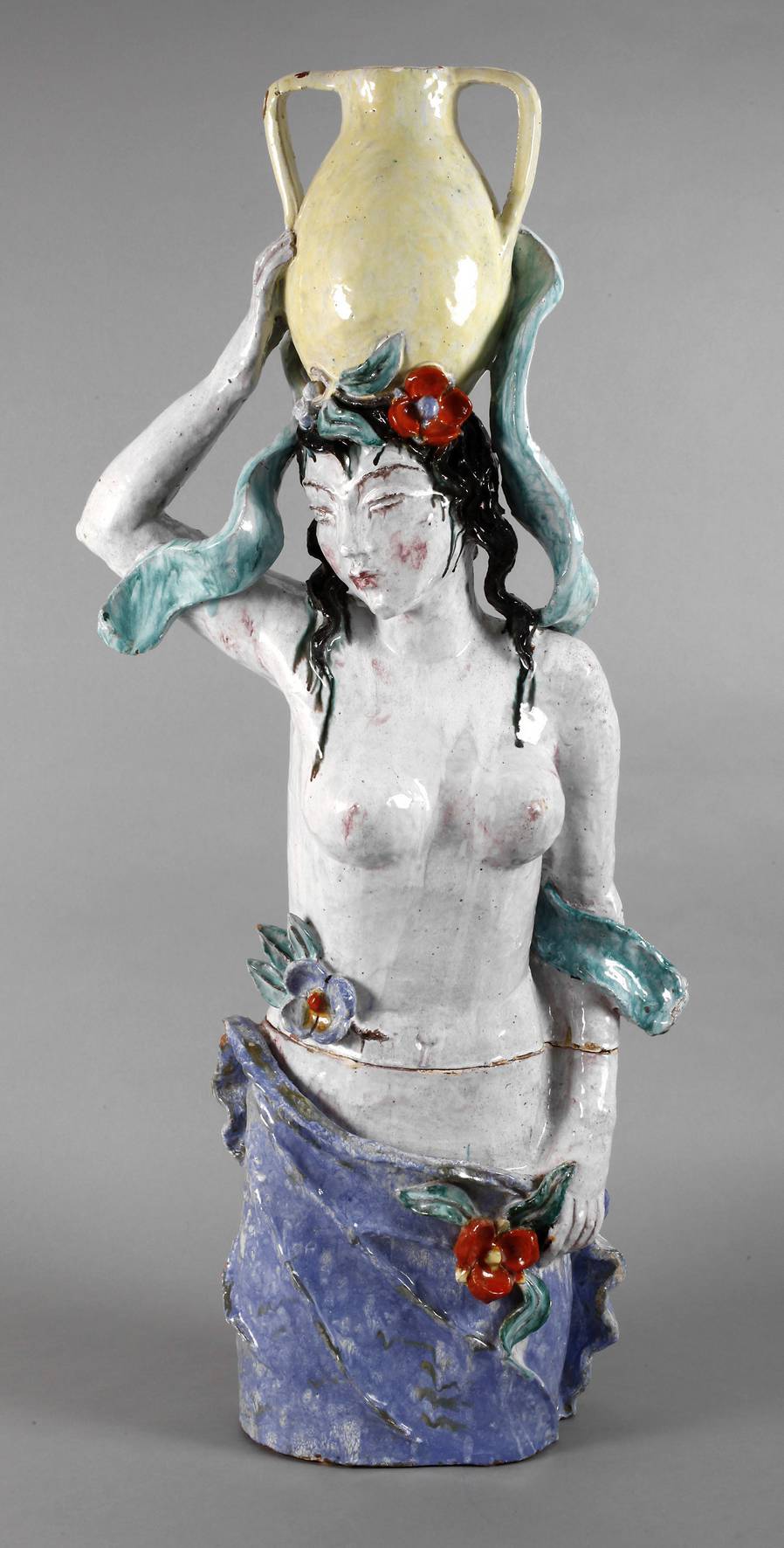 Herta Bucher, Wasserträgerin