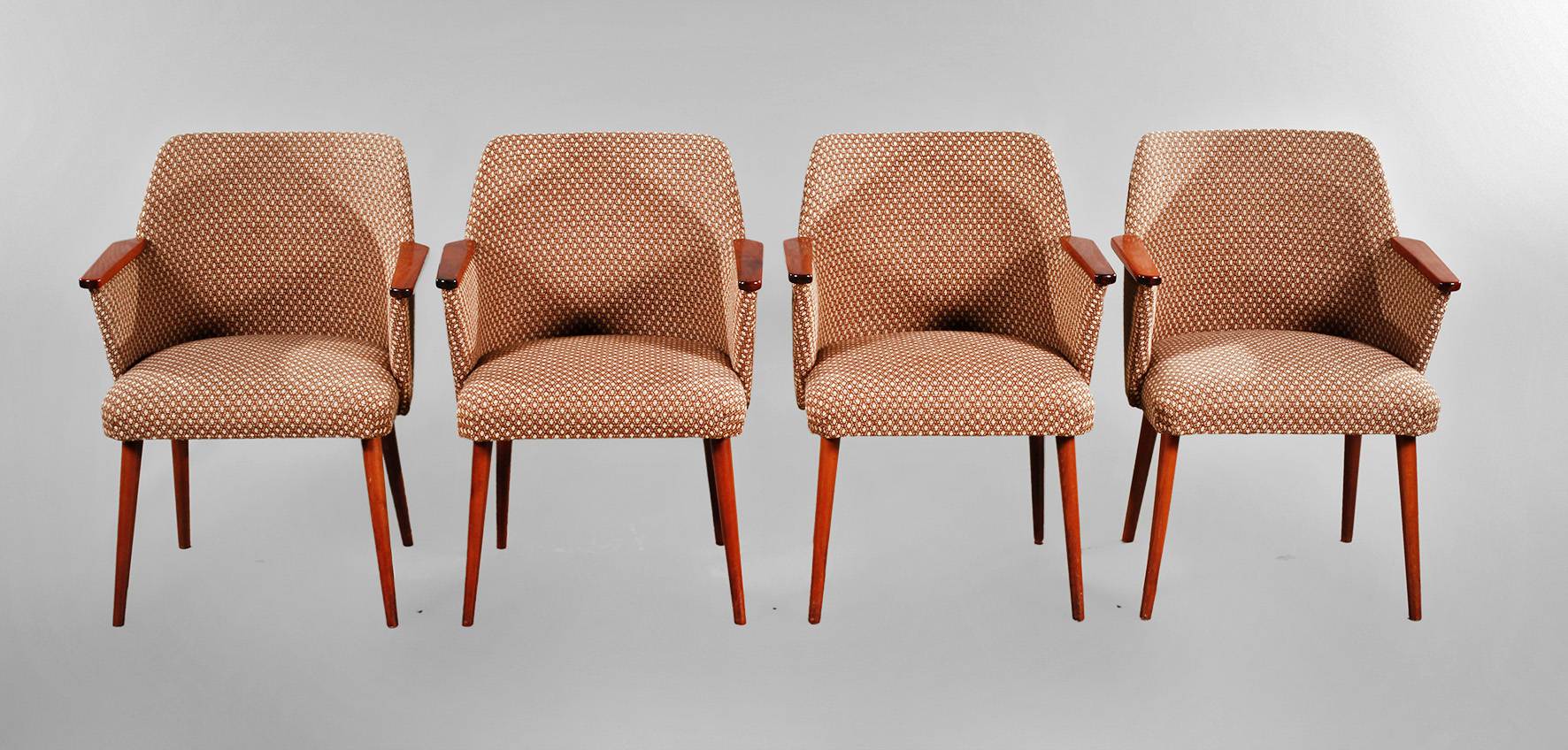 Vier Sessel DDR Design