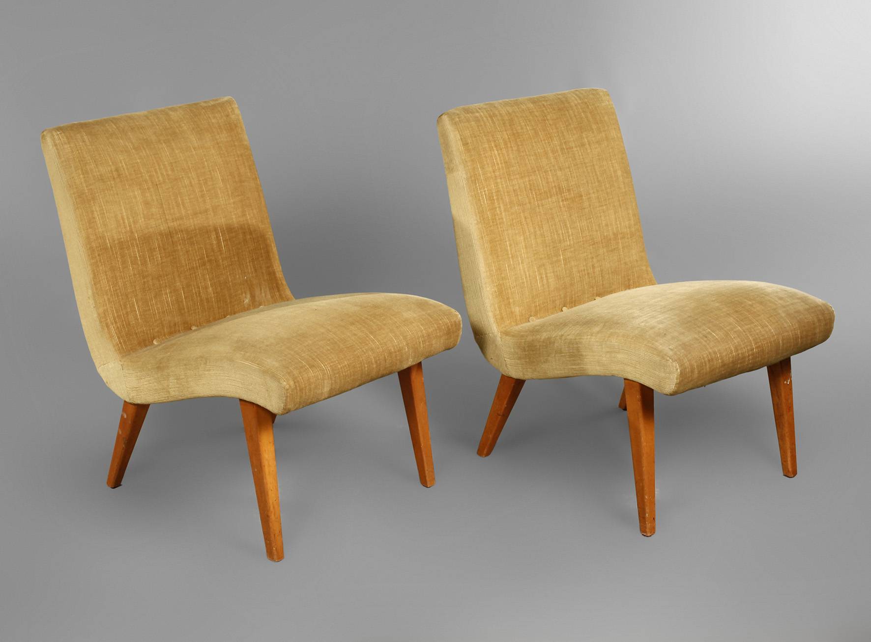 Zwei Sessel Modell ”Vostra”