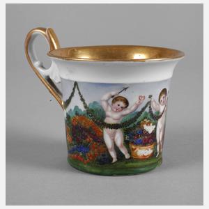 Klassizistische Tasse mit Putten