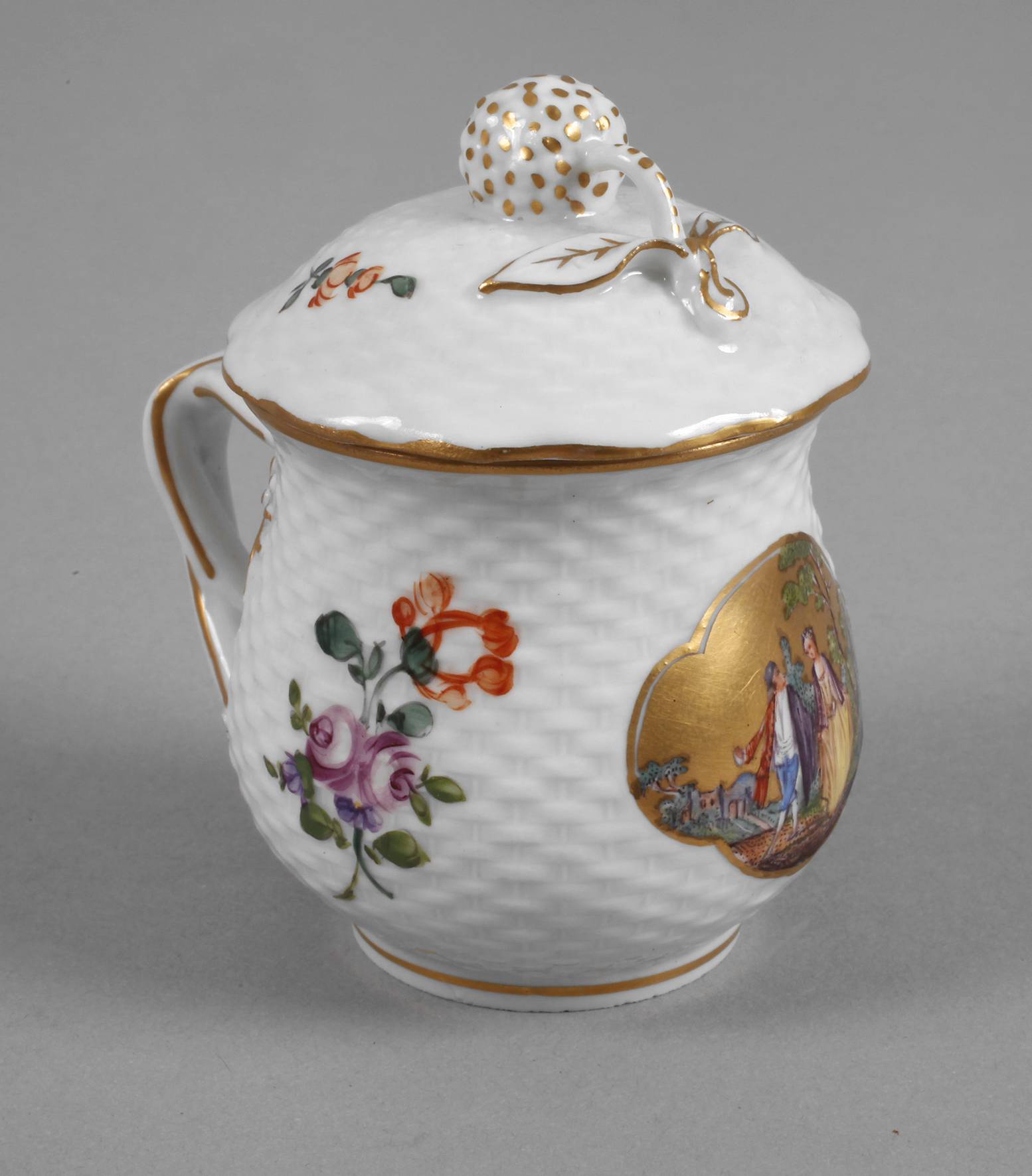 Höchst barocke Deckeltasse